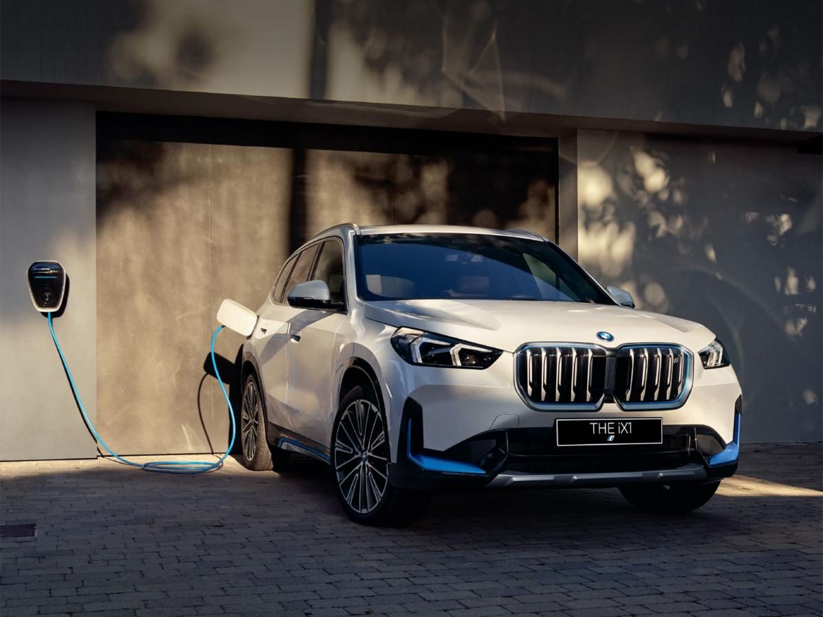 BMW iX1 Long Wheelbase - Car Image
